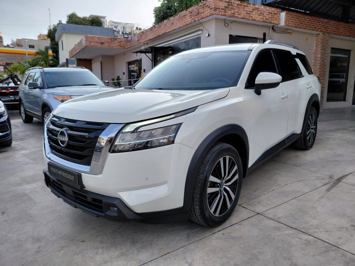 Foto 2 de 2023 NISSAN PATHFINDER