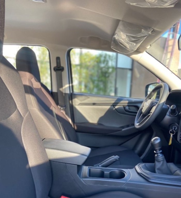 Foto 10 de 2024 ISUZU D-MAX