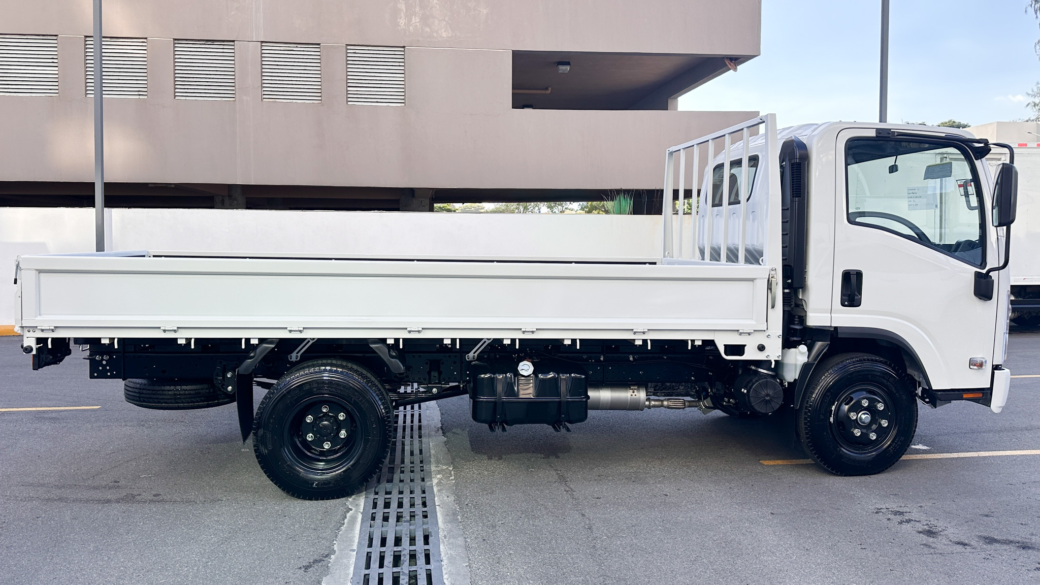Foto 2 de 2026 ISUZU NPR