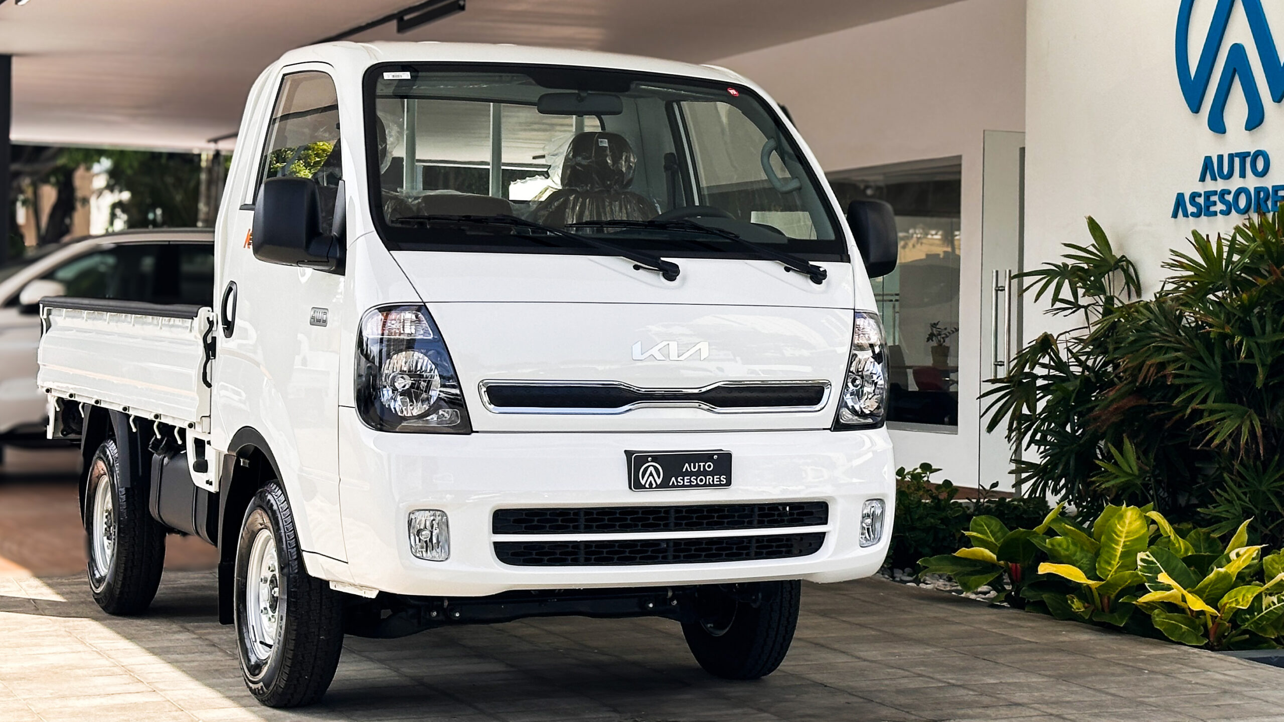 2027 KIA K2700