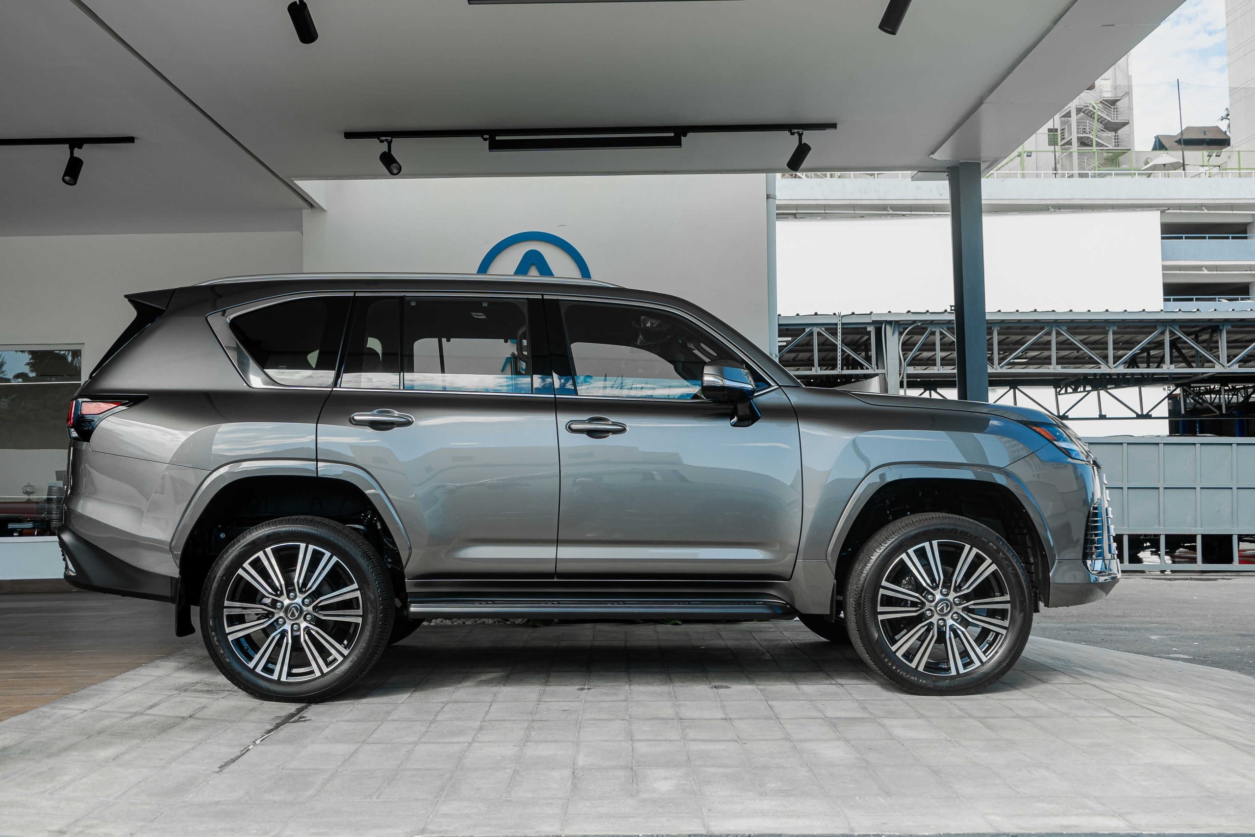 Foto 2 de 2024 LEXUS LX