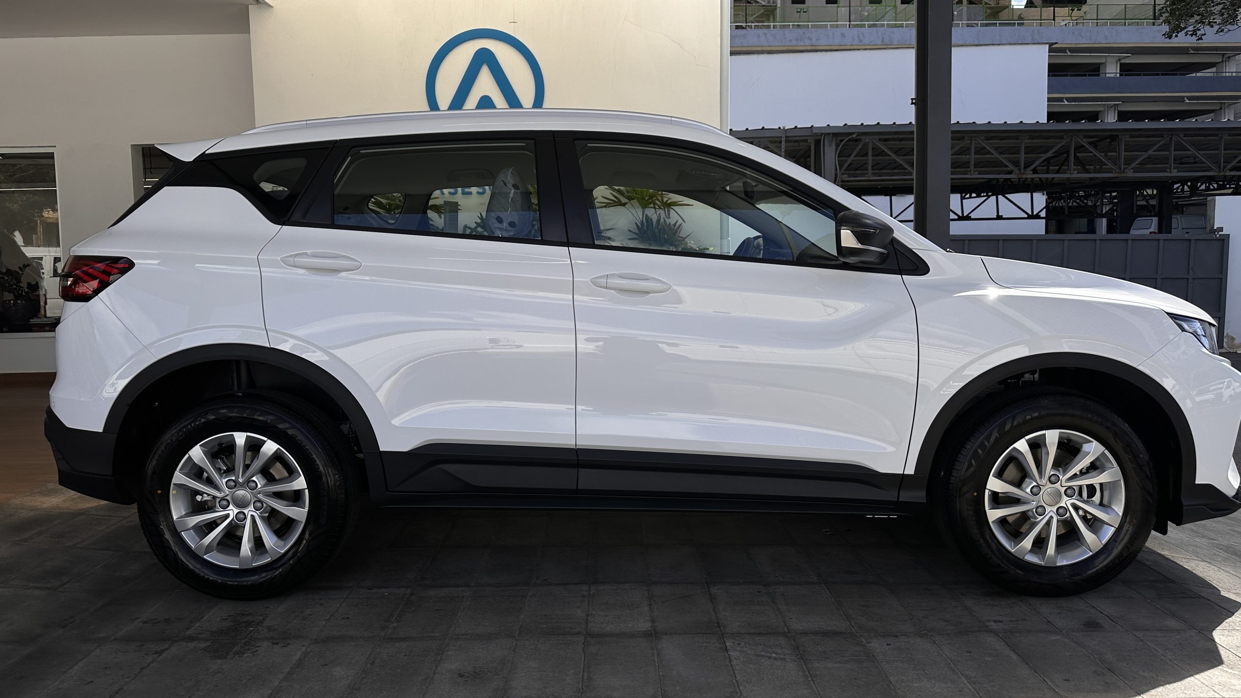 Foto 5 de 2027 GEELY COOLRAY