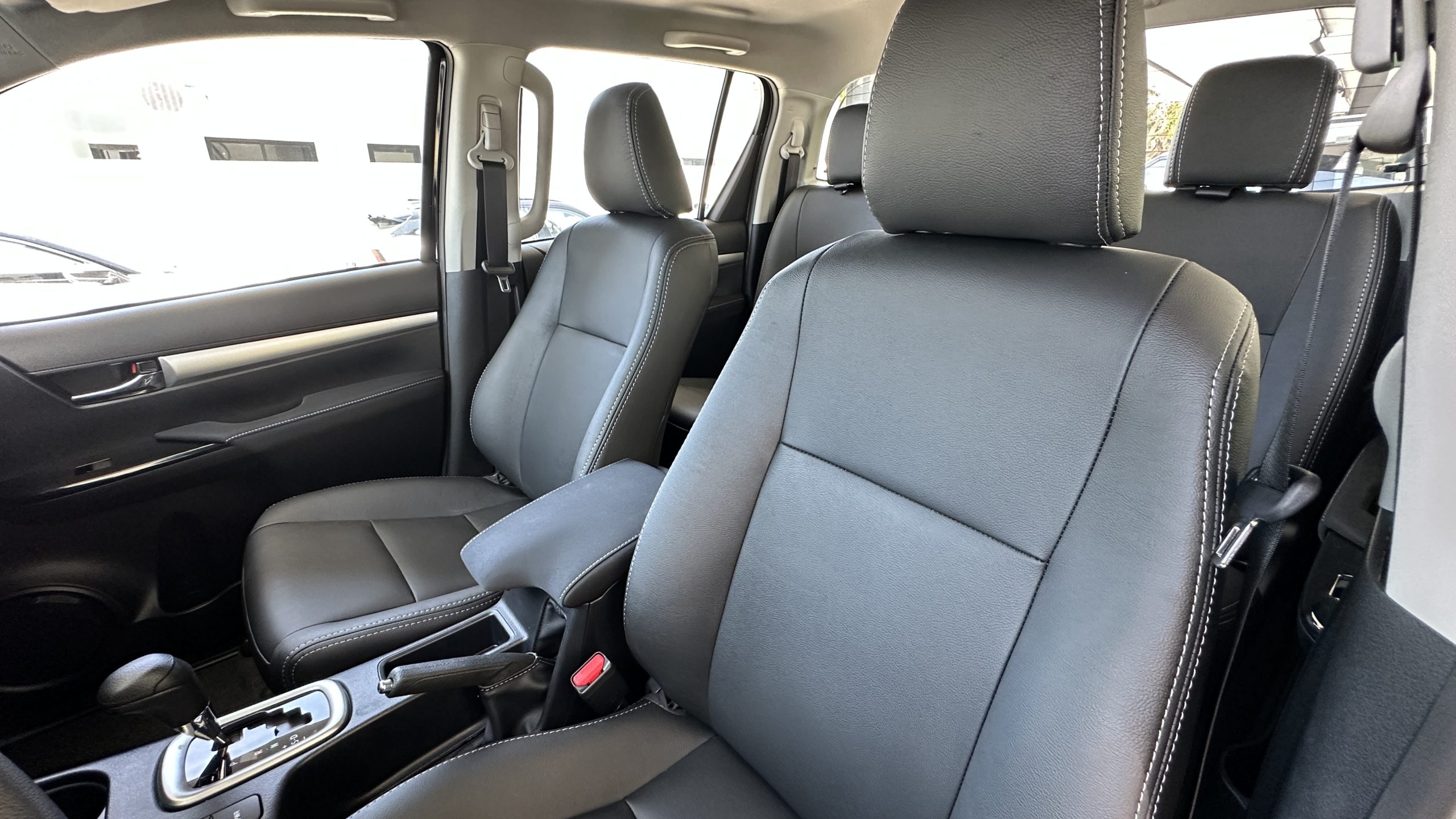 Foto 4 de 2026 Toyota HILUX