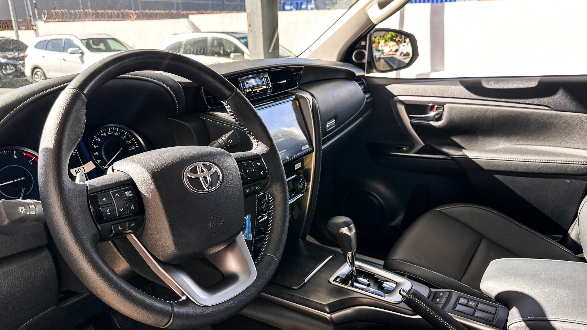 Foto 6 de 2025 Toyota FORTUNER