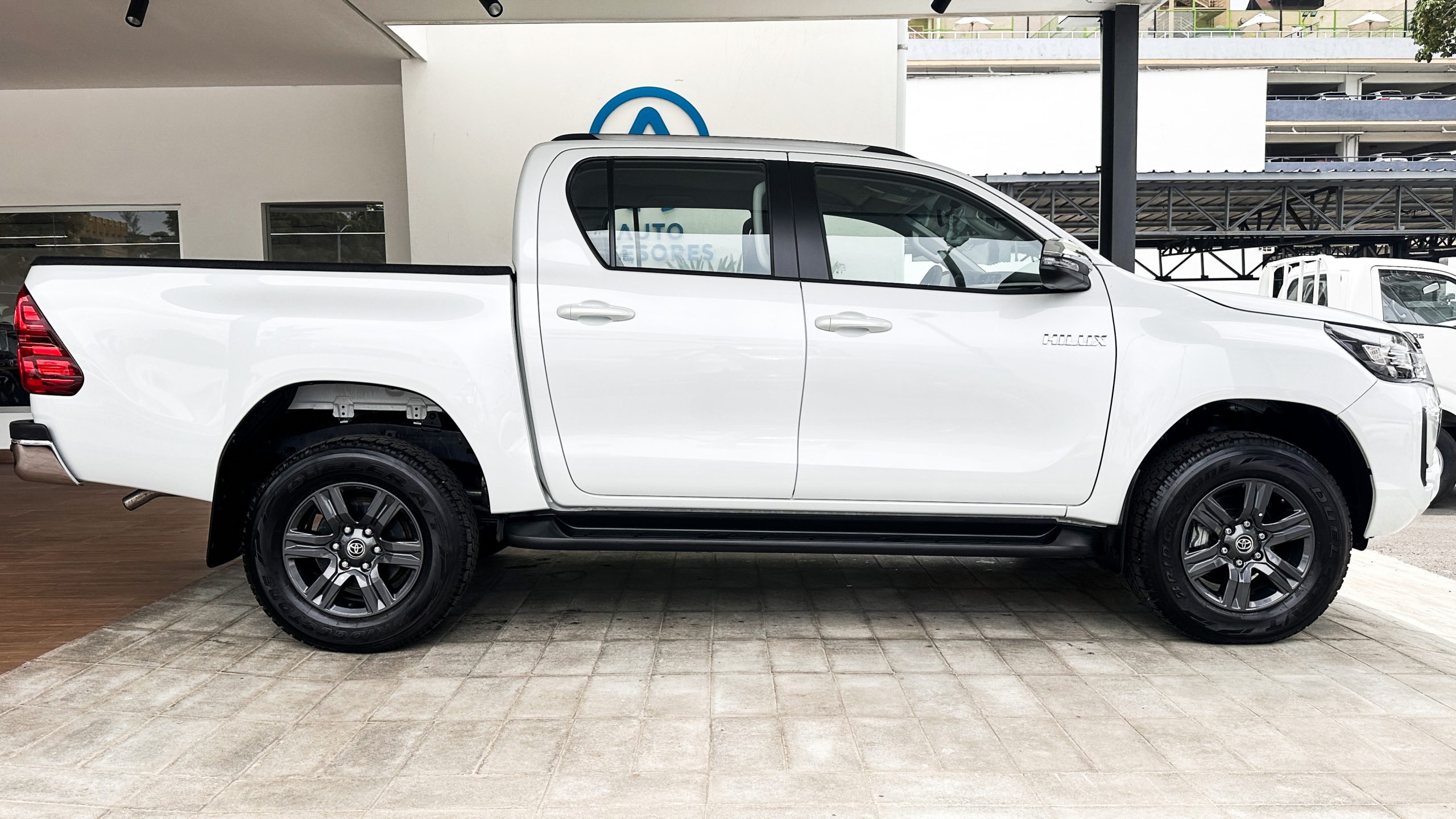 Foto 8 de 2026 Toyota HILUX