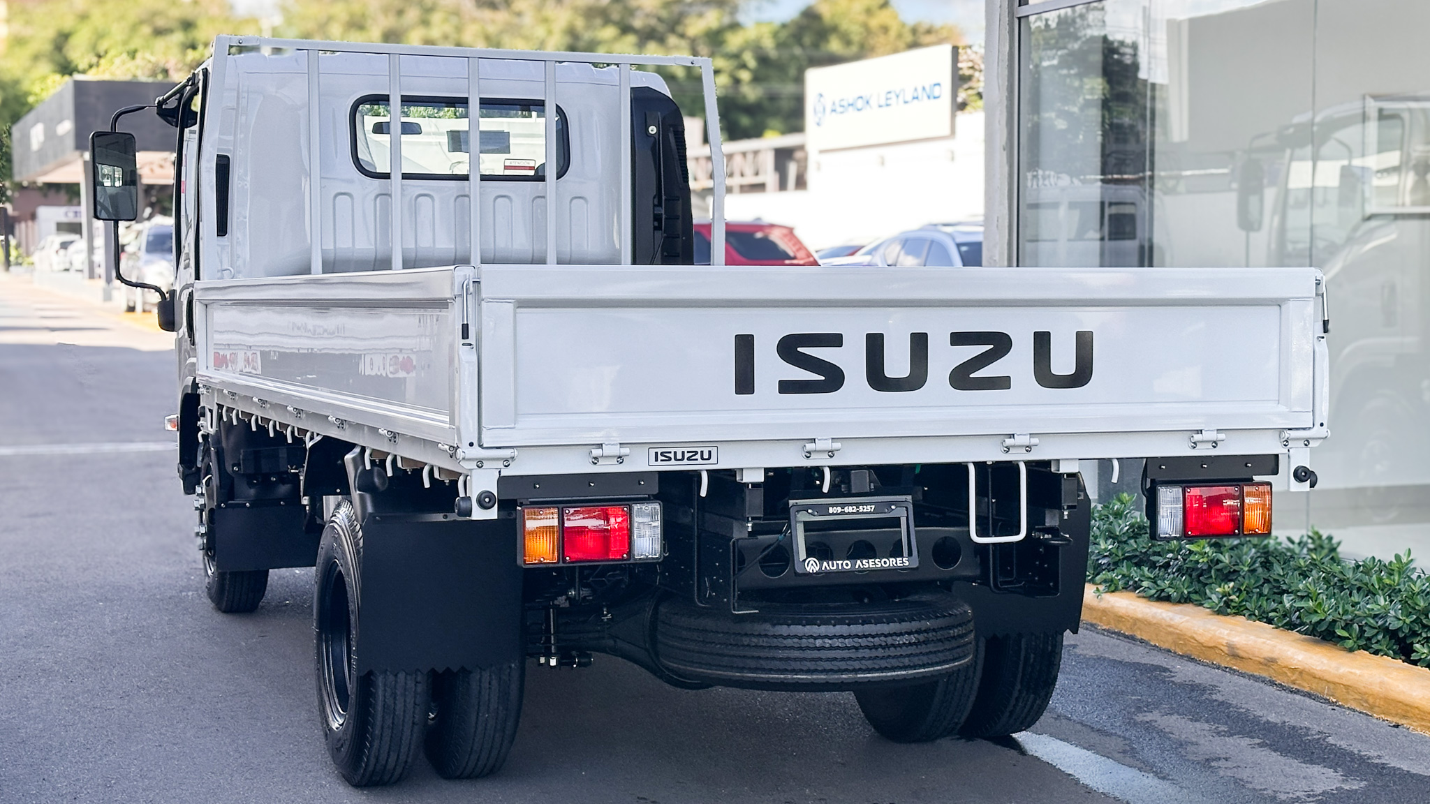 Foto 7 de 2026 ISUZU NPR