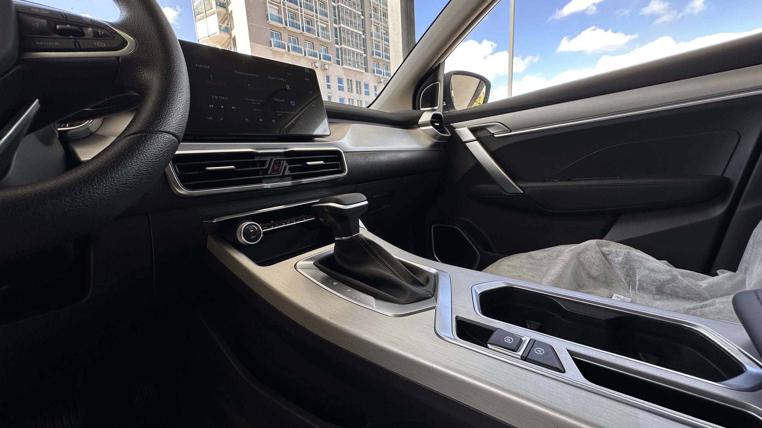 Foto 3 de 2027 GEELY COOLRAY