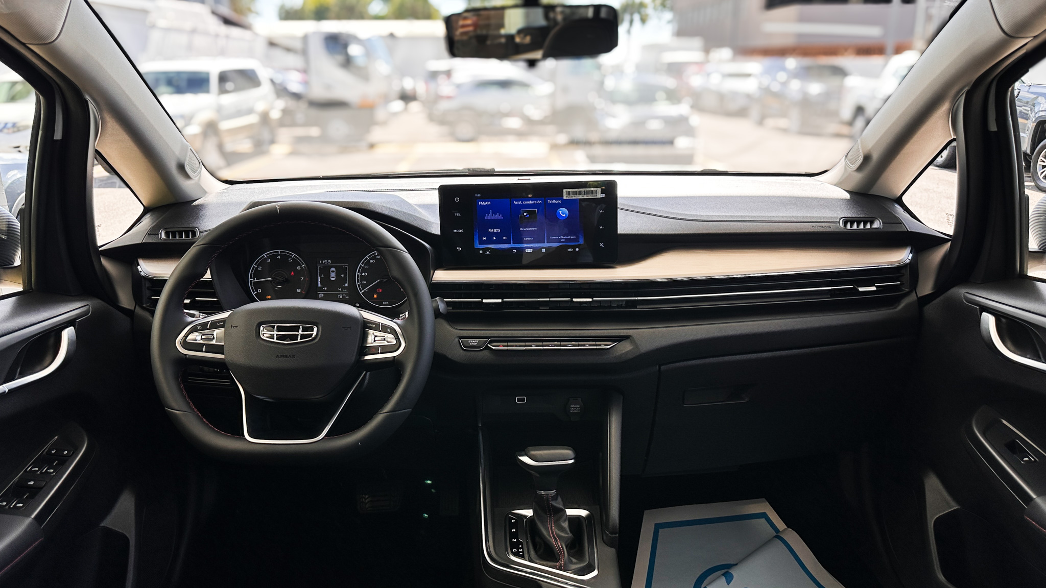 Foto 3 de 2027 GEELY GX3 PRO