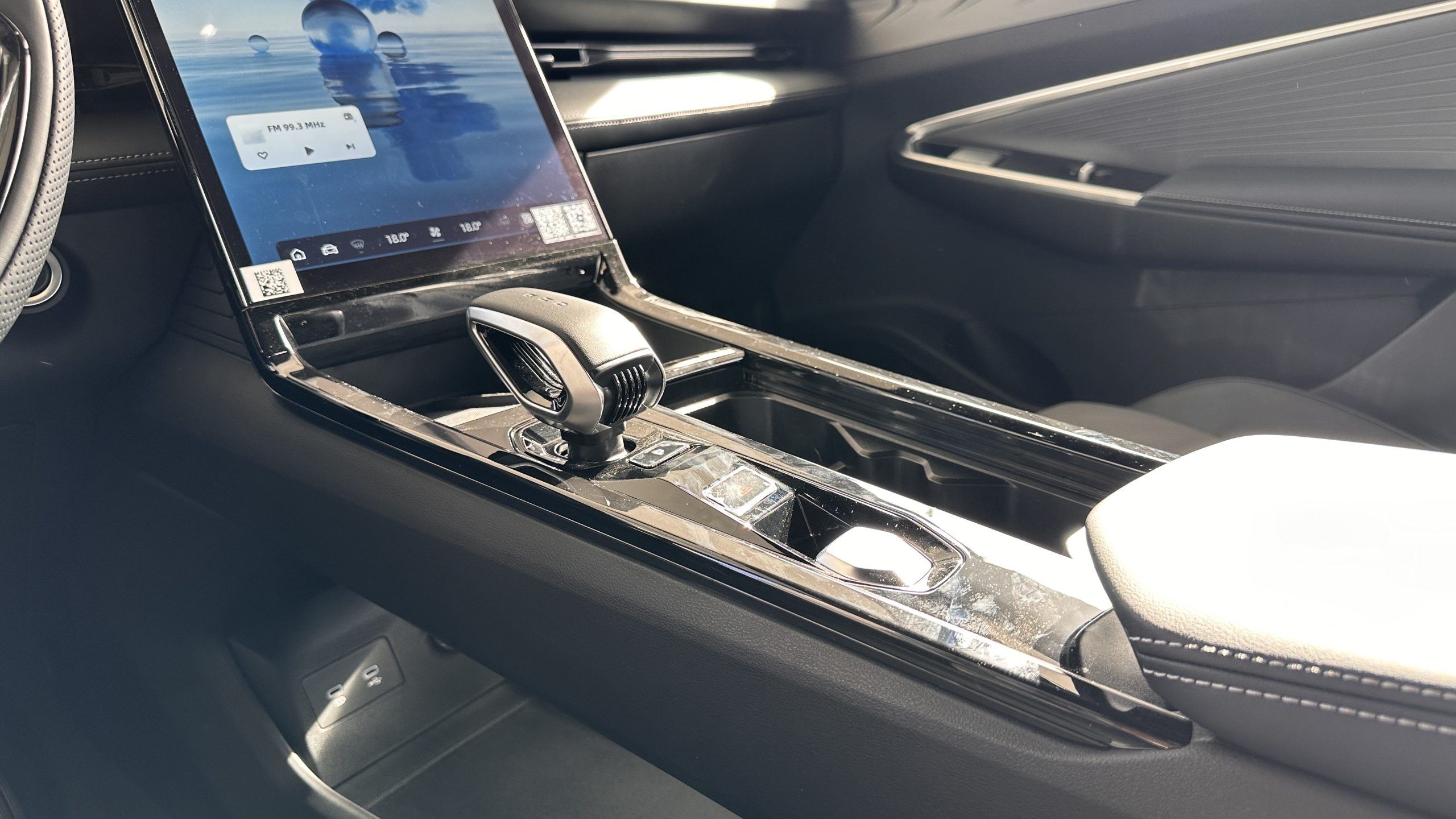Foto 2 de 2027 GEELY CITYRAY