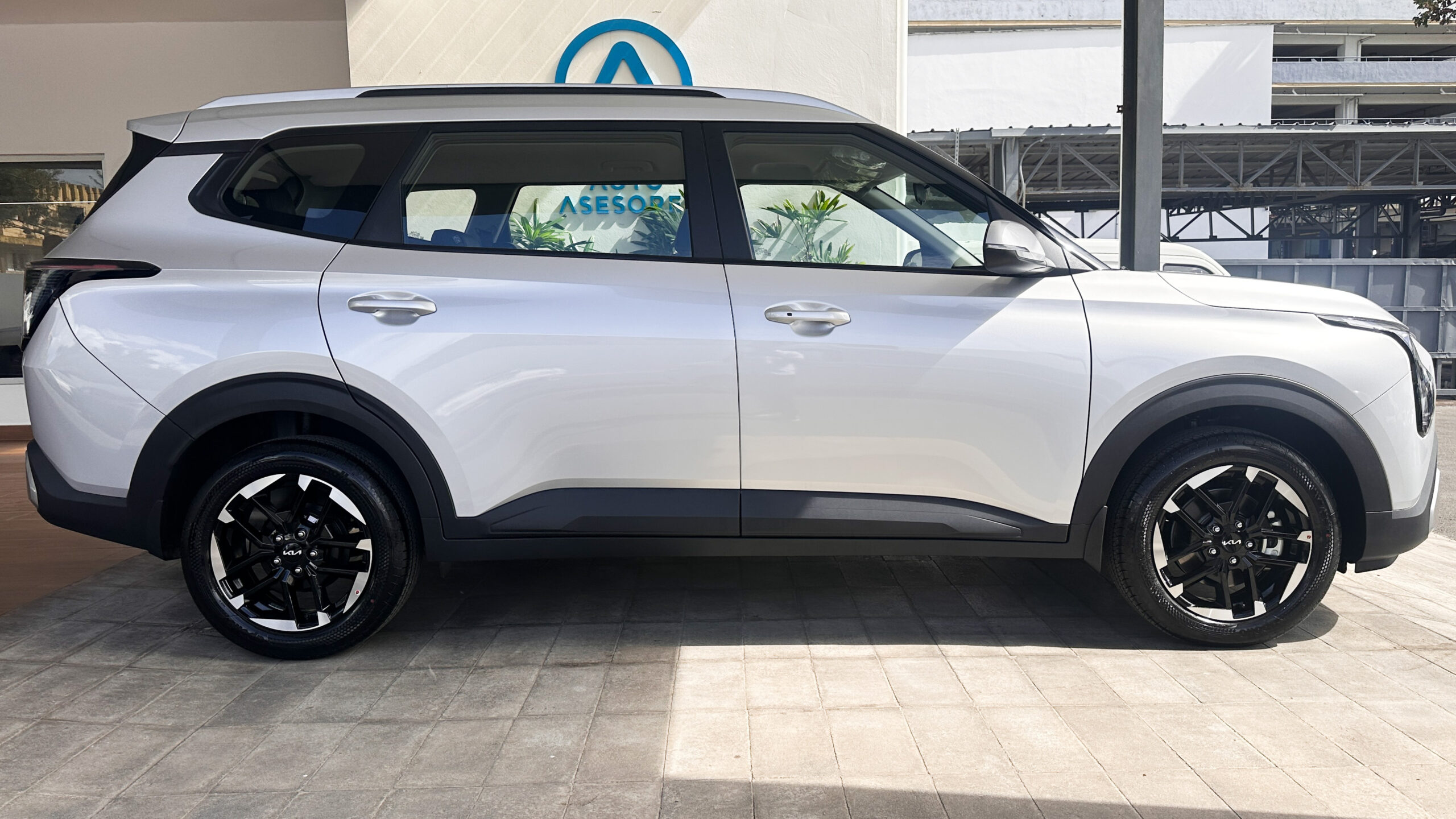 Foto 2 de 2027 KIA