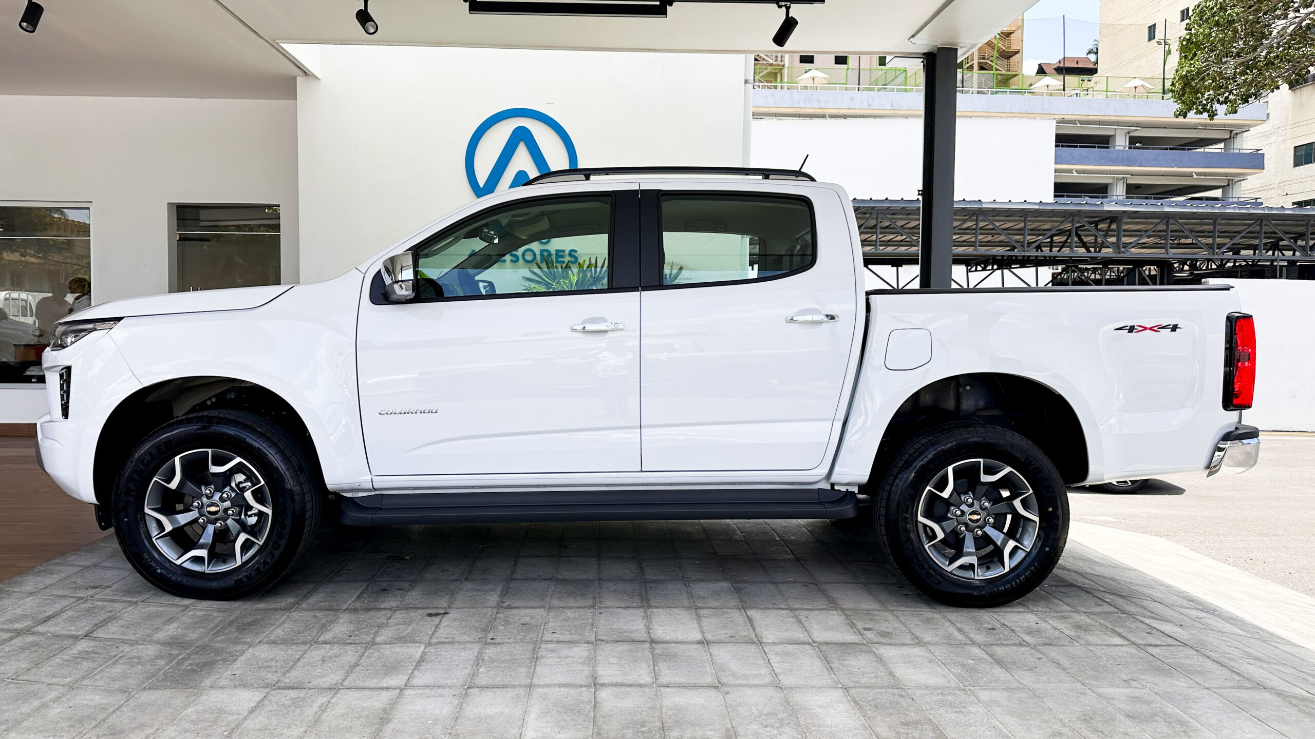Foto 2 de 2026 CHEVROLET COLORADO