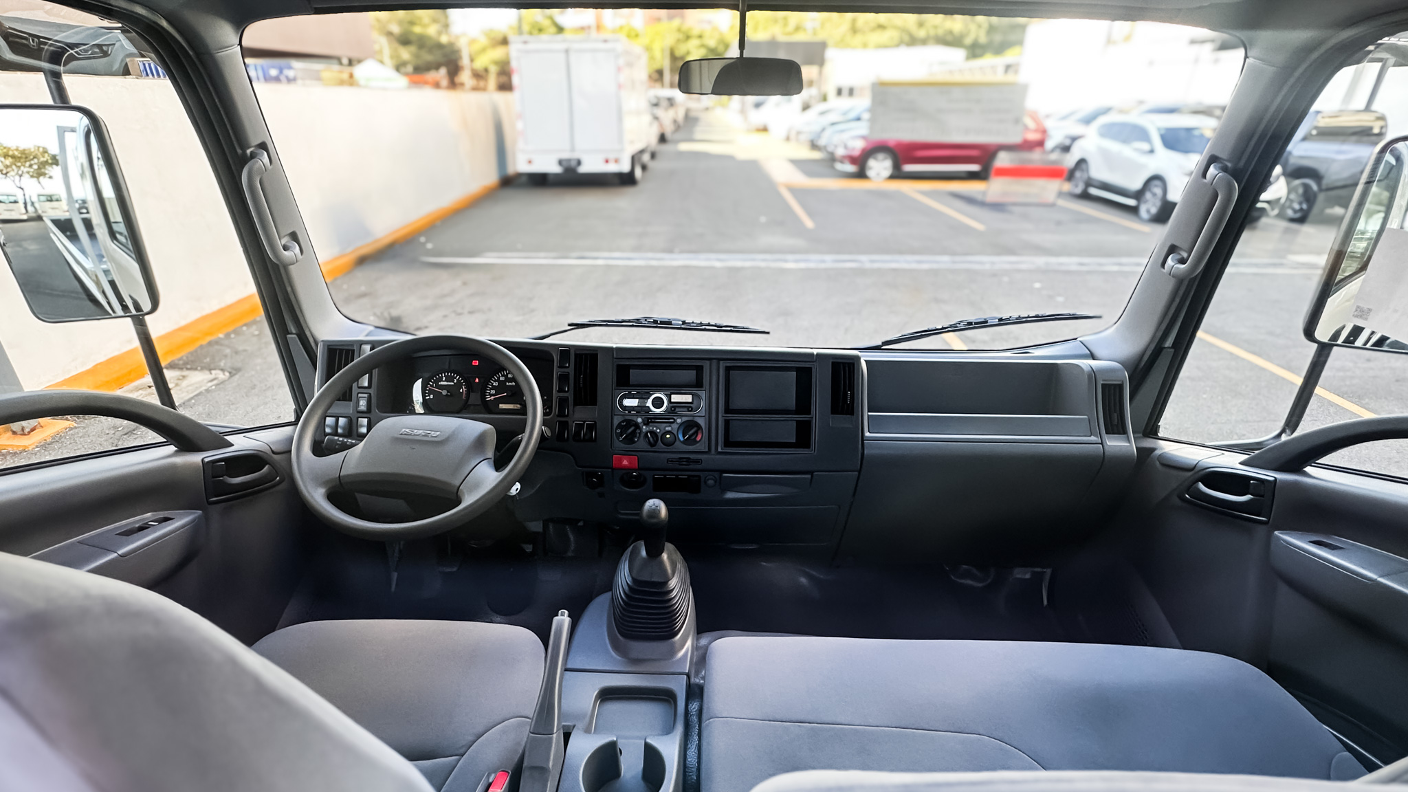 Foto 4 de 2026 ISUZU NPR