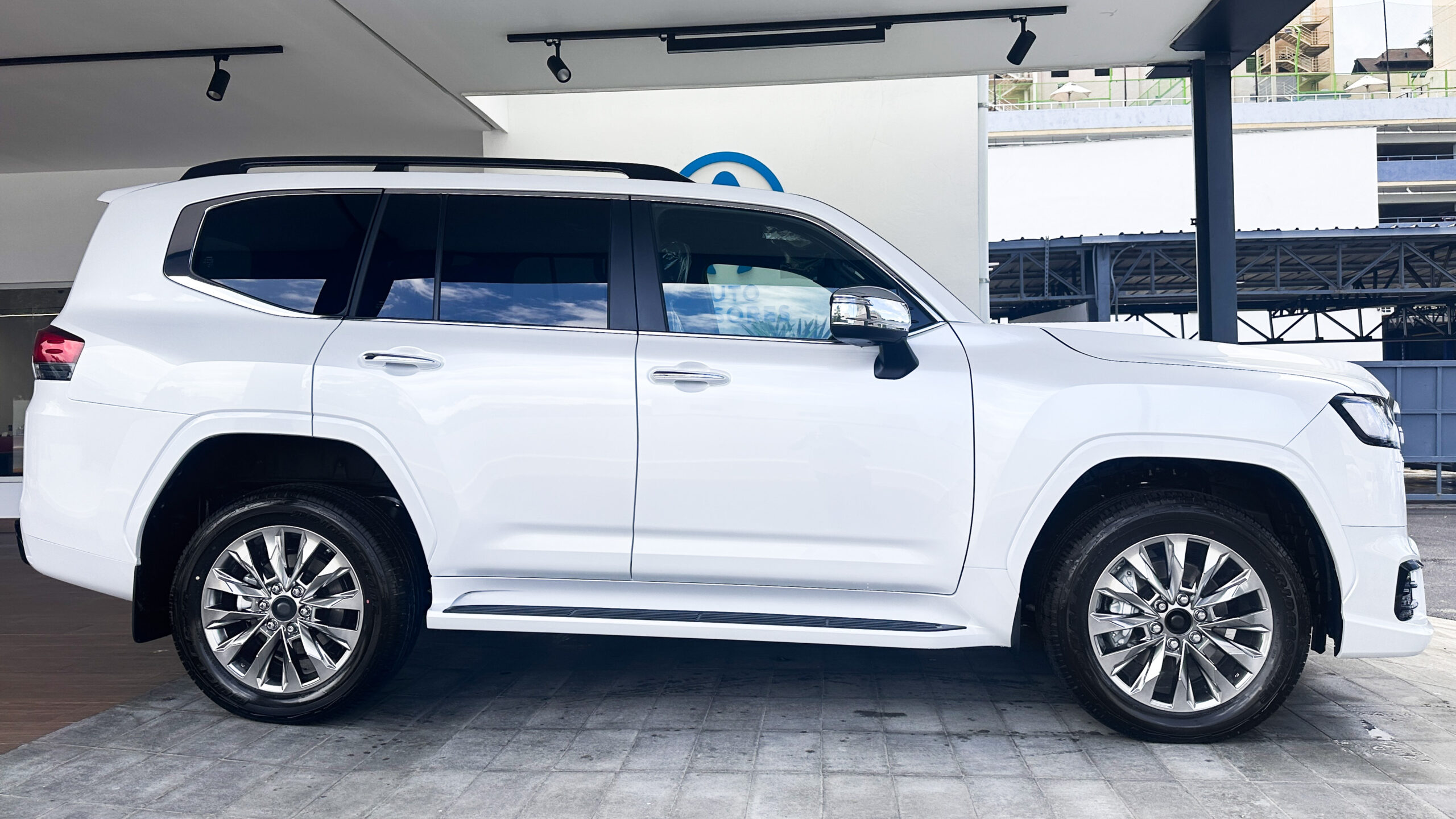 Foto 2 de 2025 Toyota LAND CRUISER