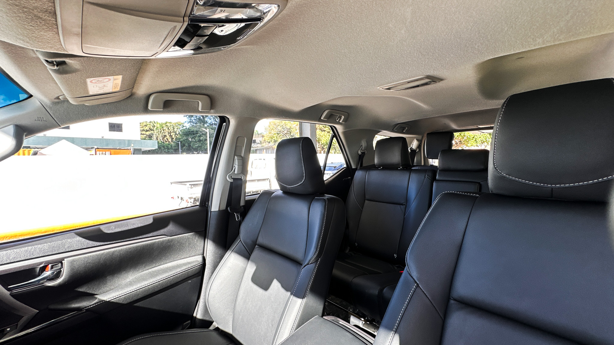 Foto 5 de 2025 Toyota FORTUNER