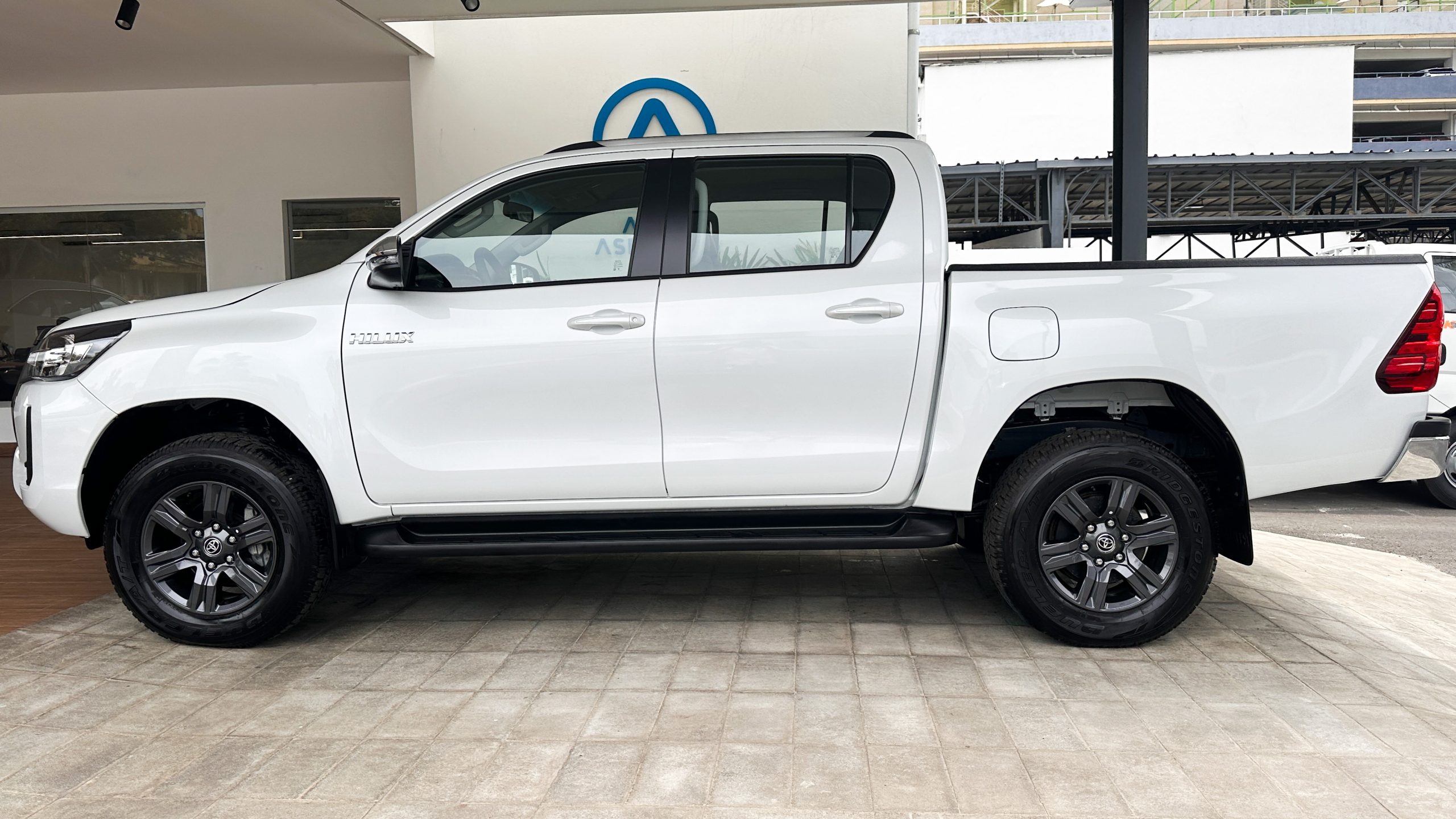 Foto 3 de 2026 Toyota HILUX