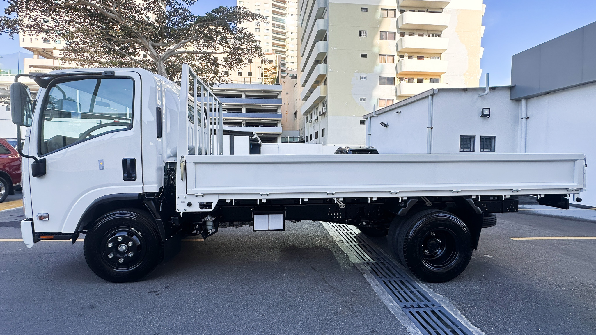 Foto 3 de 2026 ISUZU NPR