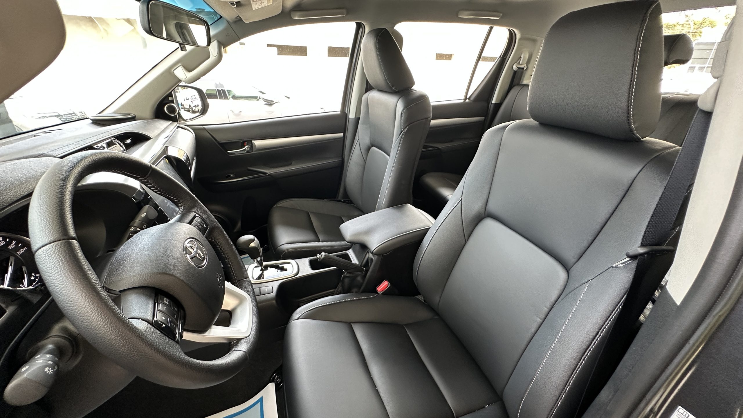Foto 4 de 2026 Toyota HILUX