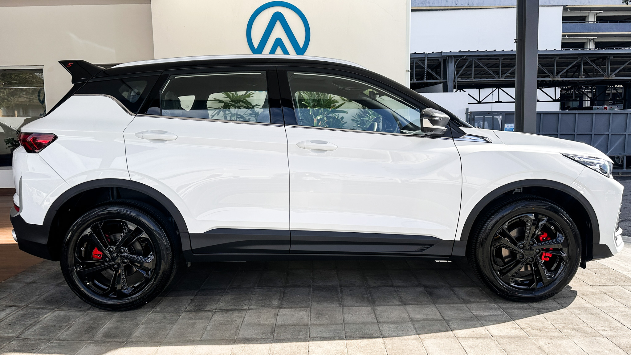 Foto 6 de 2027 GEELY COOLRAY